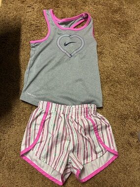 Nike Girls' Gray & Pink Heart Tank Set
